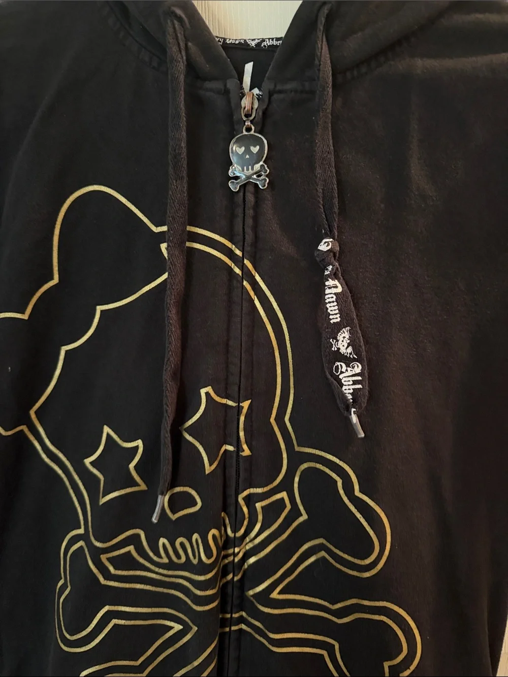 Abbey Dawn Black Short-Sleeve Zip Hoodie with Gold Skull Graphic - Picture 5 of 10